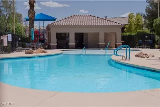 Photo #3: 2684388 Listing