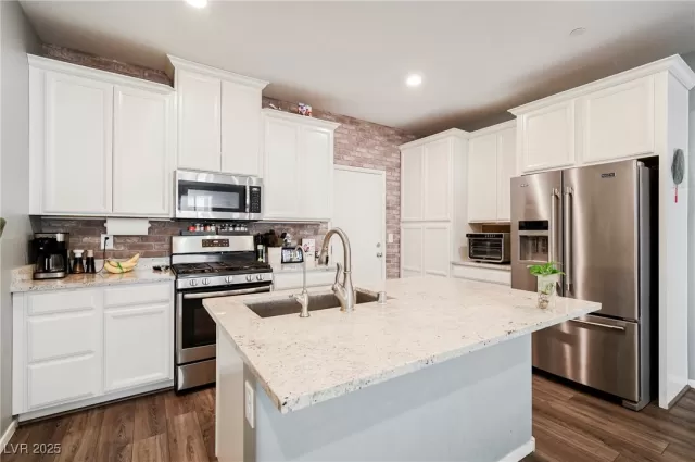 MLS: 2684398 Condo For Sale