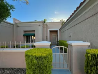 Photo #3: 2684400 Listing