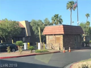 Photo #2: 2684411 Listing 