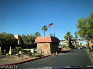 Photo #3: 2684411 Listing 