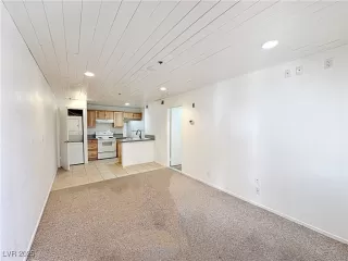 Photo #3: 2684433 Listing 