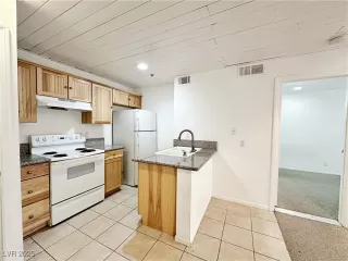 Photo #4: 2684433 Listing 