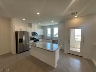 Photo #3: 2684476 Listing 