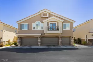 Photo #5: 2684480 Listing