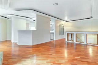 Photo #4: 2684505 Listing