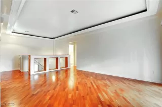 Photo #5: 2684505 Listing