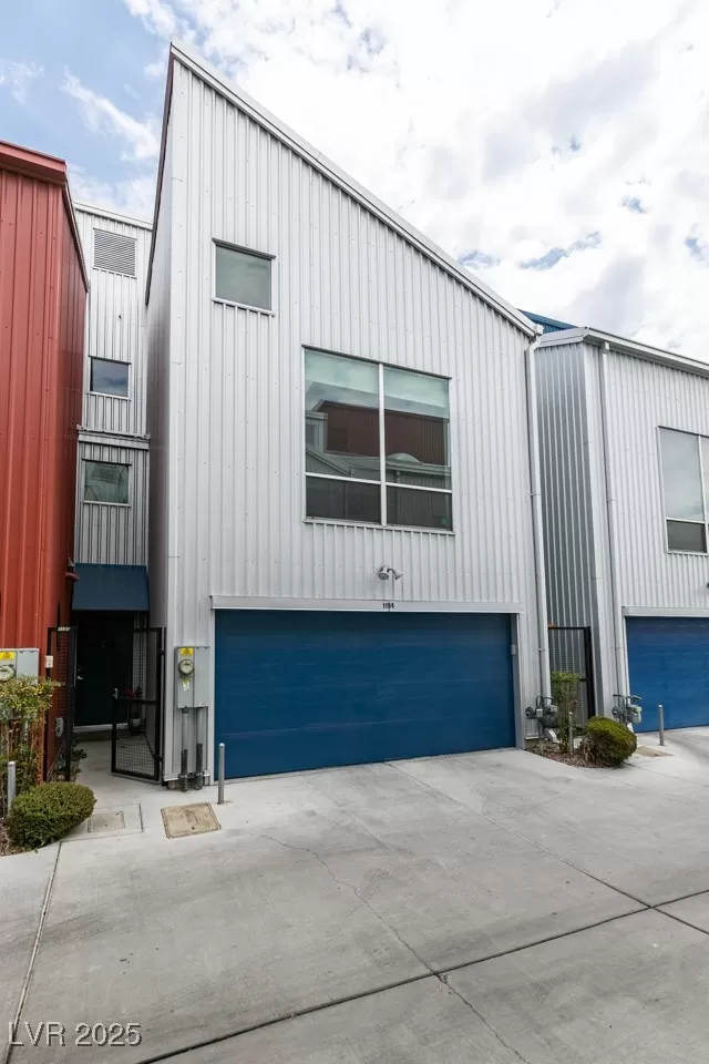 MLS: 2684526 Condo For Sale