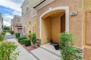 Photo #2: 2684603 Listing