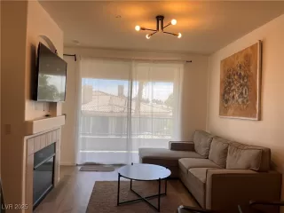 Photo #5: 2684623 Listing 