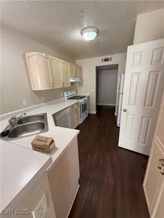 Photo #6: 2684650 Listing