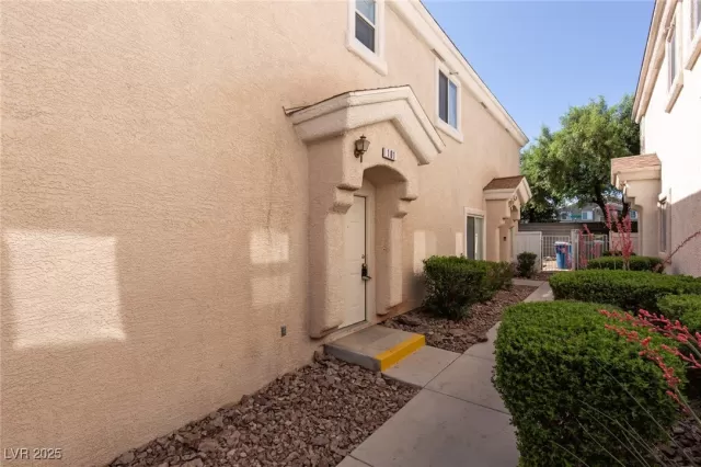 MLS: 2684687 Condo For Sale