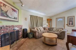 Photo #3: 2684693 Listing