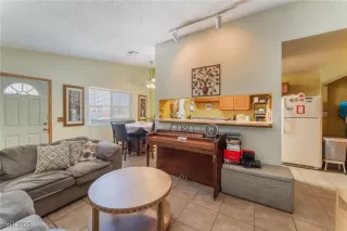 Photo #4: 2684693 Listing