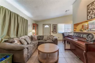 Photo #6: 2684693 Listing