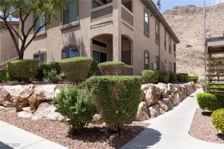 Photo #2: 2684697 Listing 
