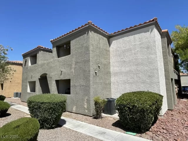 MLS: 2684700 Condo For Sale