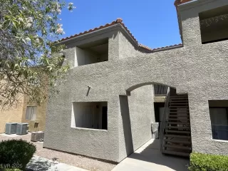 Photo #1: 2684700 Listing 