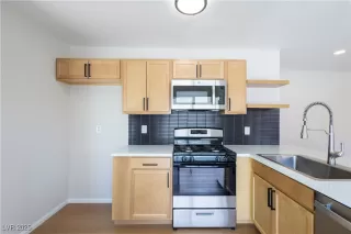 Photo #3: 2684720 Listing