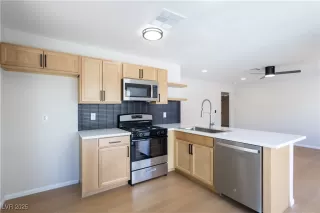 Photo #4: 2684720 Listing