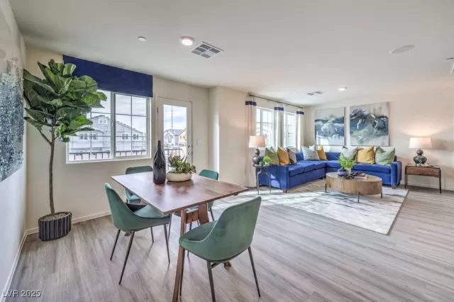 MLS: 2684794 Condo For Sale