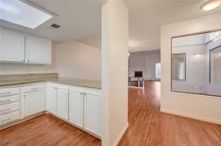 Photo #3: 2684801 Listing