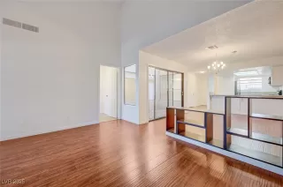 Photo #6: 2684801 Listing