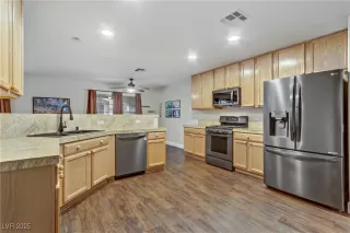 Photo #4: 2684804 Listing