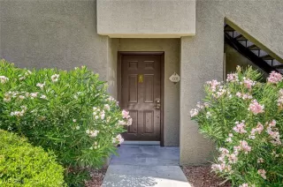 Photo #1: 2684811 Listing 