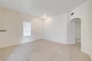 Photo #5: 2684811 Listing 