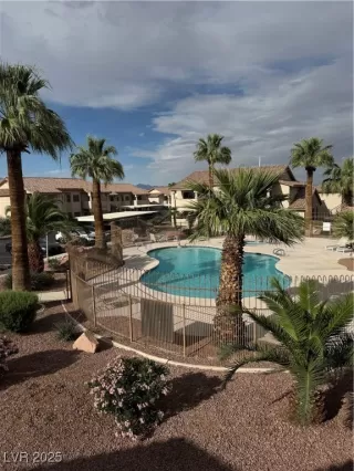 Photo #2: 2684819 Listing