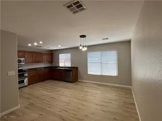 Photo #2: 2684827 Listing 