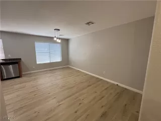 Photo #3: 2684827 Listing 