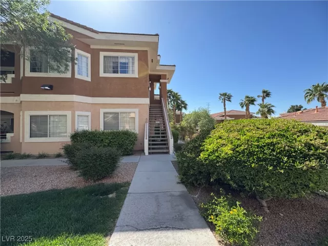 MLS: 2684832 Condo For Sale