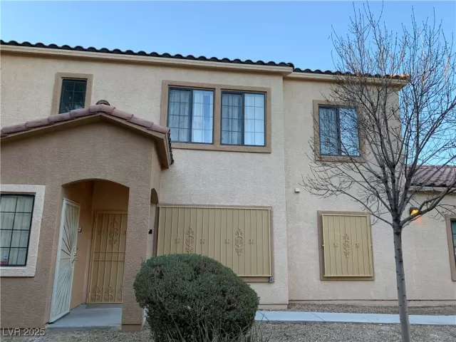 MLS: 2684844 Condo For Sale