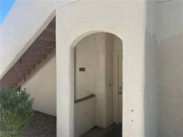 MLS: 2684850 Condo For Sale