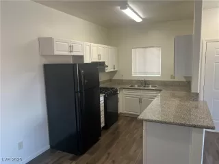 Photo #3: 2684850 Listing 