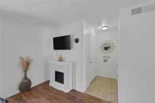 Photo #3: 2684856 Listing