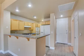 Photo #5: 2684898 Listing 