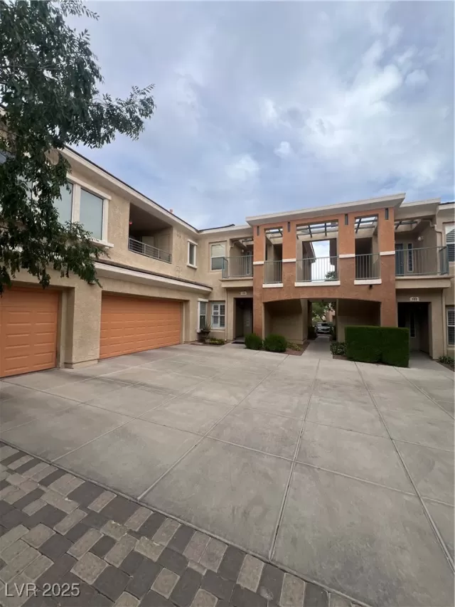 MLS: 2684914 Condo For Sale