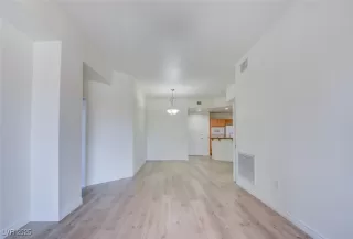 Photo #2: 2684919 Listing 