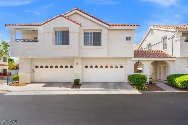 MLS: 2684920 Condo For Sale