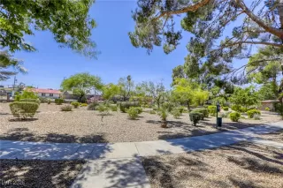 Photo #2: 2684921 Listing