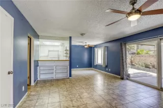 Photo #5: 2684921 Listing