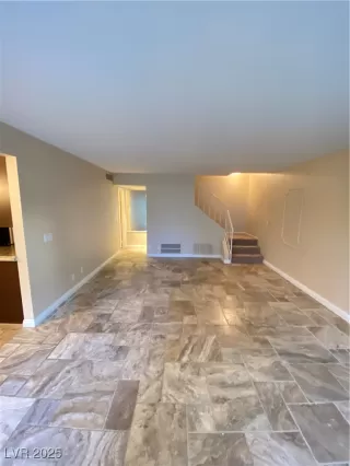 Photo #2: 2684931 Listing 