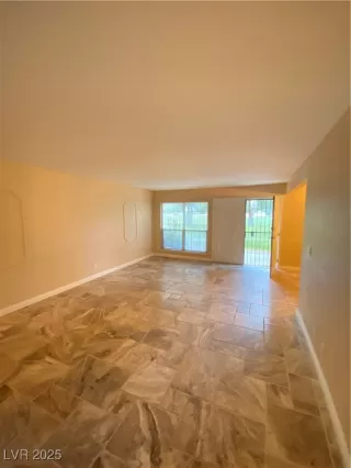 Photo #3: 2684931 Listing 