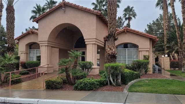 MLS: 2684939 Condo For Sale