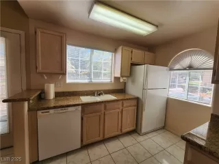 Photo #5: 2684939 Listing 