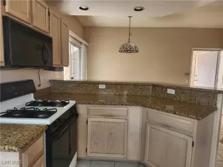 Photo #6: 2684939 Listing 