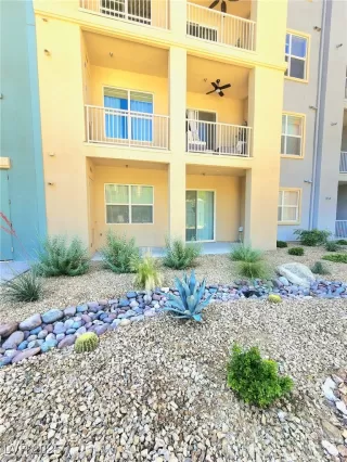 Photo #2: 2684977 Listing 